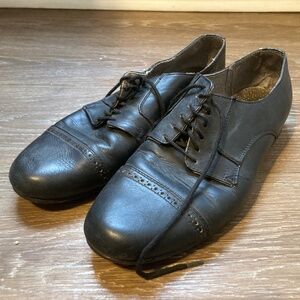 Aris Allen swing dancing shoes